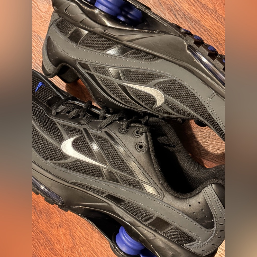 Nike size 11.5 - Picture 4 of 15